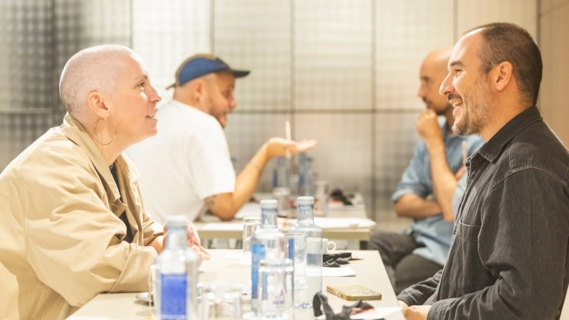Trobades professionals entre director/es novells i veus consagrades
